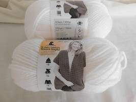 Lion Brand  Vanna's Choice White  lot of 2 dye Lot 639039 - £7.98 GBP