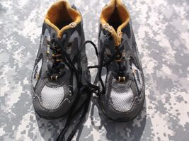 Avia Boys Size 13.5 Athletic Sneaker 6635 - $17.59