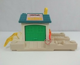 Vintage 1987 Fisher Price Little People Floating Marina Base #2582 With 2 People - £23.16 GBP