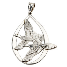 1972 Wallace Sterling Silver &quot;Peace on Earth&quot; Ornament Flying Doves in F... - $115.20 CAD