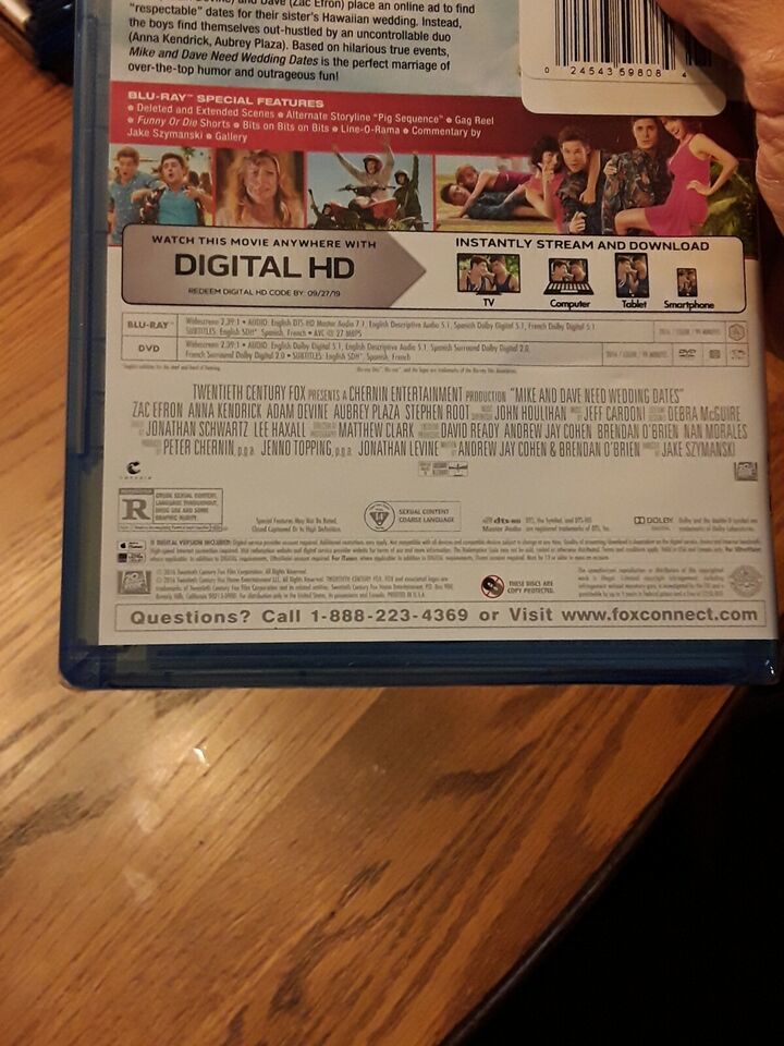 Mike and Dave Need Wedding Dates (Blu-ray/DVD, 2016) Item image 5