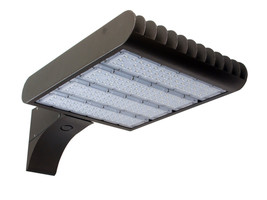 Howard Lighting XAL-5220-LED-MV 750 watt 5000K 21000 Lumen HID Equivalen... - $375.87