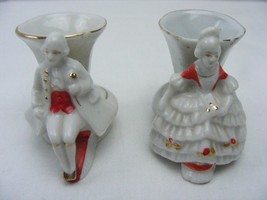 Vintage Pair 1950&#39;s Victorian Man  Woman Miniature Vase Made In Japan Po... - $276.49 MXN