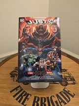Justice League #8 (DC Comics, November 2016) - $258.34 MXN