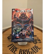 Justice League #8 (DC Comics, November 2016) - $254.16 MXN