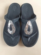 Crocs Women&#39;s Sanrah Silver Teardrop Black Flip Flop Sz 6 Sandals  XX - $673.12 MXN