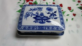 Hutschenreuther Trinket Box In A Tray Vanity Set Blue Onion Flow Blue - £47.35 GBP