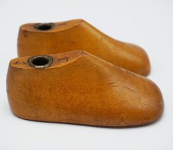 Pair Wooden Wood Infant Child&#39;s Shoe Lasts Molds Size 1 E - £27.58 GBP
