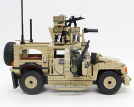 Custom Mini-figure Husky TSV armoured vehicle British UK Army building toy set image 3
