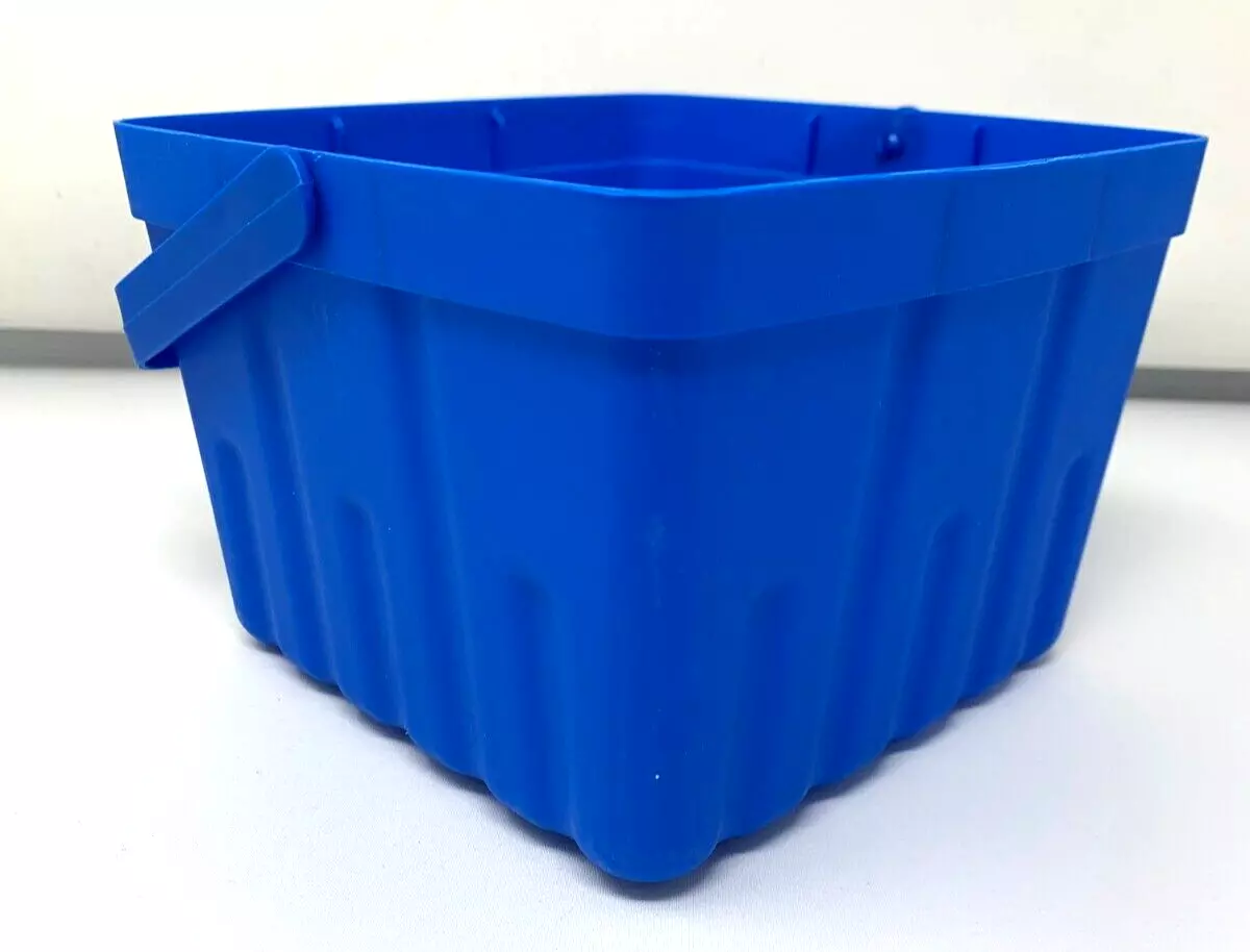 Blue Beach Bucket Pail Sand Summer Pool Basket - $2.72 CAD