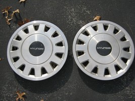 Lot of 2 genuine Hyundai Sonata Scoupe 14 inch metal hubcaps wheel covers - £18.19 GBP