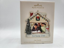 Hallmark Ornament Our Family 2008 - £5.01 GBP