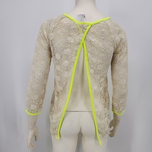 Daytrip Women&#39;s Lace Sheer shirt, size Small - $6.93
