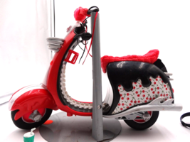 Monster High Ghoulia Yelps Scooter Bike Motorcycle Cherries with Drink and Helme - £11.73 GBP