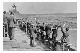 pt9219 - Doncaster Racecourse , The Tick Tack Men signalling - Print 6x4 - $3.00