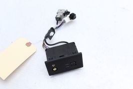 17-20 INFINITI Q60 USB AUX PORT E4010 image 7
