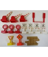 GeoTrax Toy Sign Lot: 3 Stop Gates, 3 Stops, 4 Railroad Crossings, 1 Yie... - $9.75