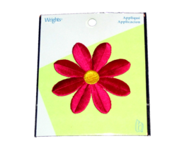 WRIGHTS IRON ON APPLIQUE 3 inch DAISY (applique bx) - $3.00