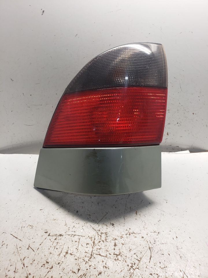Driver Tail Light Station Wgn Quarter Panel Mounted Fits 99-01 SAAB 9-5 13630... Item image 2