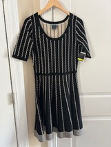 Women&#39;s Dress Black &amp; Beige (Brand: Gabby Skye) Size M New (Stretch Mate... - $89.99