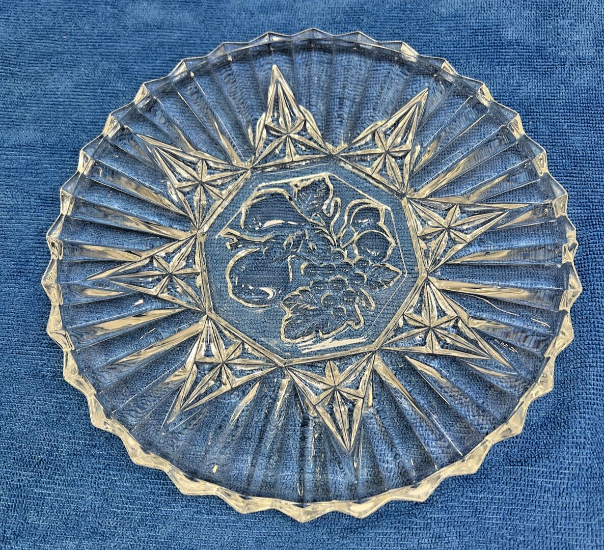 Federal Glass Pioneer Fruit Pattern Clear 8&quot; Lunch Plate Sawtooth Edge - £6.69 GBP