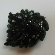 Vintage Signed Hattie Carnegie Prong Set Black Rhinestone Floral Brooch - £35.56 GBP