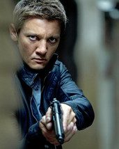 Jeremy Renner Holding Gun The Bourne Legacy 8x10 Photo(20x25cm) - £7.67 GBP