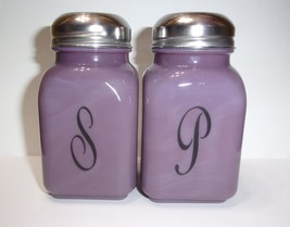 Mosser Glass Purple Retro Vintage Style Monogrammed Salt &amp; Pepper Shaker Set - £38.84 GBP