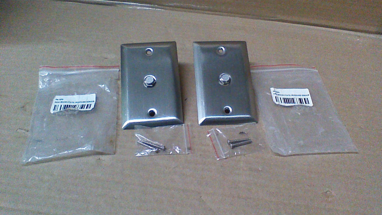 (2) ROOM STATIC PRESSURE SENSORS / COMPARABLE TO SIEMENS 547-100 ITEMS - $20.59