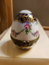 Porcelain Limoges De La Reine Egg Trinket Box ~ Damaged ~ Sold As Is - £23.35 GBP