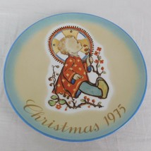 Schmid 1975 Christmas Sister Berta Hummel Christmas Child Plate Fifth Vintage - £11.35 GBP