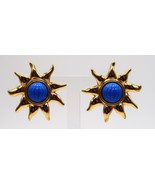 Vtg Gold Tone Flame Sun Blue Ribbed Cabachon Pierced Stud Fashion Earrings - $278.27 MXN
