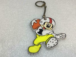 Vintage Disney Key Ring Mickey Mouse Playing Football Keychain Ancien Porte-Clés - £7.29 GBP