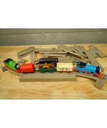 2006 Hit Toy Lot Trackmaster Thomas and Friends Train Set Cars &amp; Track - $1,002.10 MXN