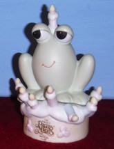 Hoppy Birthday Frog Sitting On Happy Birthday Cake Precious Moments B-0110 Nib - £23.55 GBP