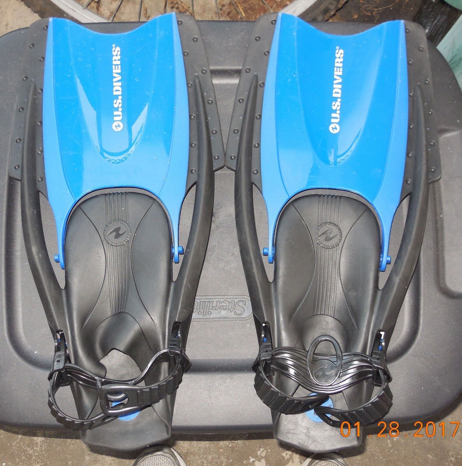 U.S. Divers Snorkeling Fins Blue black Size Large (10-13) - $25.11