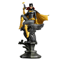 DC Comics Batgirl Deluxe 1:10 Scale Statue - $311.74