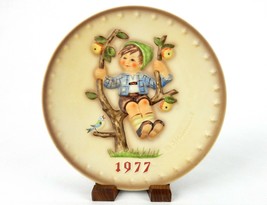&quot;Apple Tree Boy&quot; ~ MJ Hummel 1977 6th Annual Collector Plate, Bas Relief... - $181.61 MXN