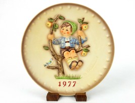 &quot;Apple Tree Boy&quot; ~ MJ Hummel 1977 6th Annual Collector Plate, Bas Relief #PLT70B - £7.66 GBP