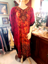 Vtg Glam Sante Classics One Size Kaftan Dress Size V-Neck Reds Medallion Print - $19.80