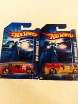 Hot Wheels 2006 #191 Old Number 5.5 Fire Truck Color Variant Set Red / Yellow  - $19.99