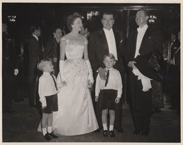 Jack hawkins michael redgrave royal 1950s film premiere press photo 154599 p thumb200