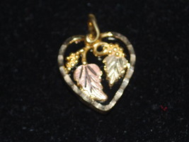10K Gold Heart Shaped Pendant With A Leaf Design (Weight 3.4 Grams) - £133.04 GBP