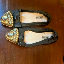 MIU MIU Bejeweled Women Leather Slip On Skimmer Ballet Flat Shoes Sz 38 - $1,500.82 MXN
