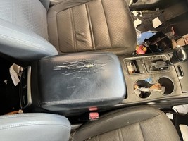 Console Front Floor Vinyl Armrest Fits 16-20 SORENTO 104599272 - $3,515.62 MXN