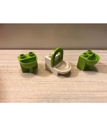 LEGO DUPLO  LOT OF 3:  2 SINKS &amp; TOILET WITH LIFT UP SEAT. GREEN WHITE - €12,70 EUR