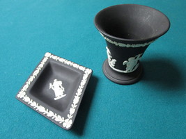 Wedgwood black bassalt 2 pcs, vase and vanity dish, made in England [a*6] - £58.26 GBP