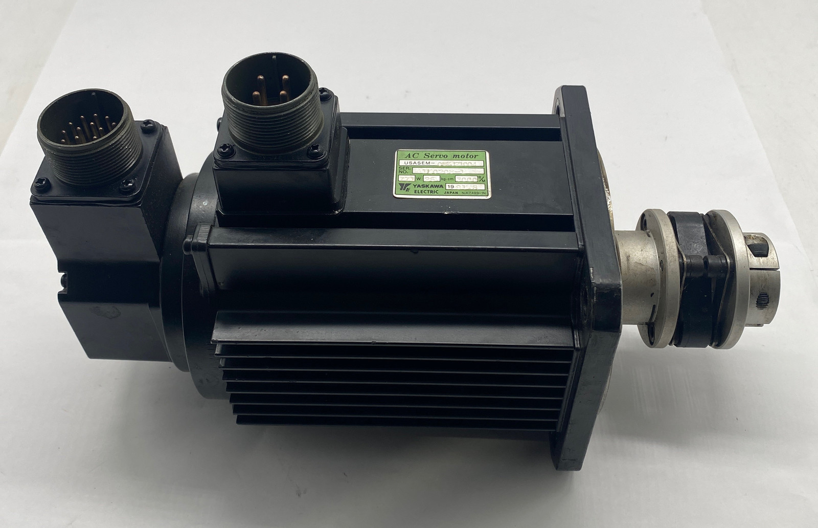 Yaskawa Electric USASEM-08FJ21004 AC Servo Motor, 771W W/Coupling  - $238.00