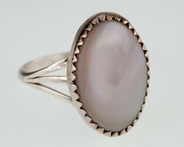 Native Amercan PHEE Mother of Pearl Sterling Silver Ring SZ: 7 - $78.25