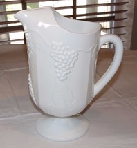 Unbranded Milk Glass Harvest Grapevine Grape Pattern Vintage Ice Lipped pitcher - £28.80 GBP